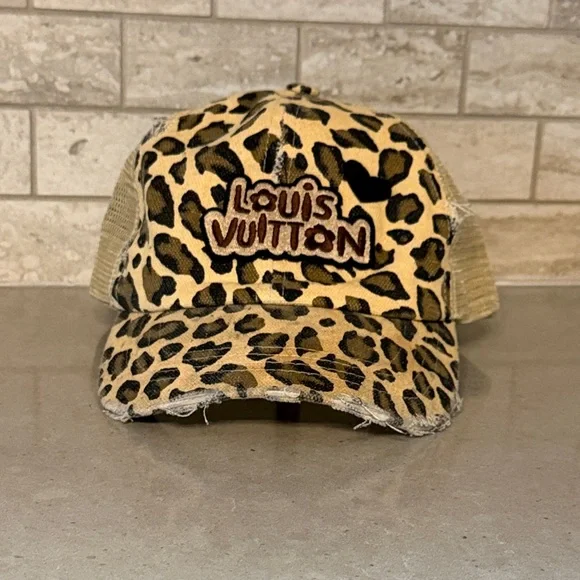 NWOT Leopard Print Mesh Trucker Hat - Tan & Black - Picture 1 of 4